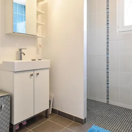 Stunning In St. Palais Sur Mer W/ 2 Bedrooms Hébergement de vacances Saint-Palais-sur-Mer