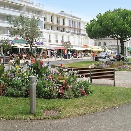 Stunning In St. Palais Sur Mer W/ 2 Bedrooms Hébergement de vacances Saint-Palais-sur-Mer